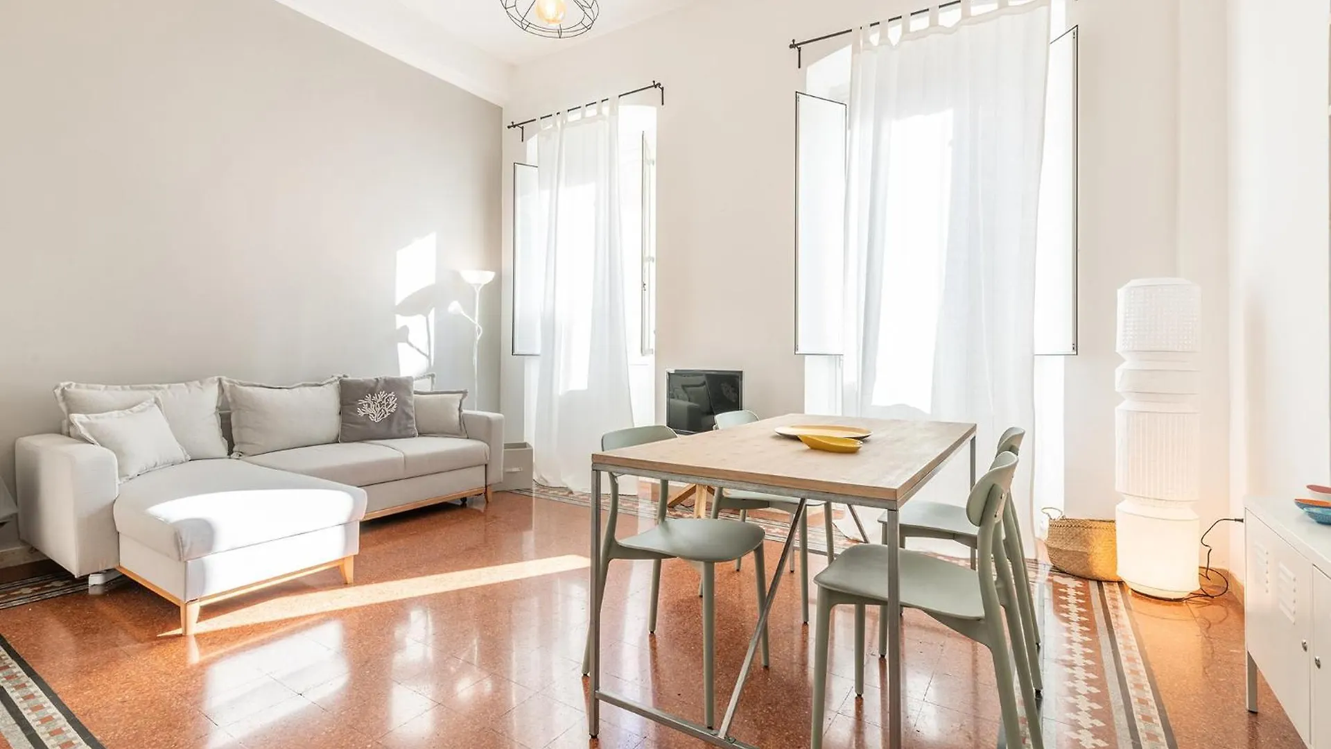 Mirabel Apartment location